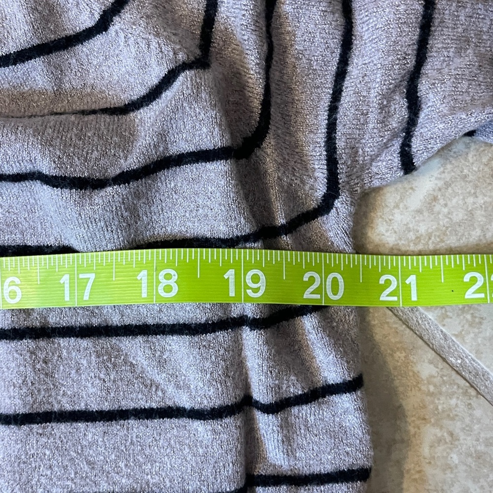 Pink Clover Sweater | Tan with black stripes XXL - Picture 6 of 9